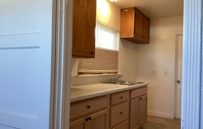 2 beds, 1 bath, $1,350, Unit 3452