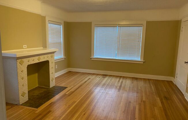 #2-1955 NW Raleigh