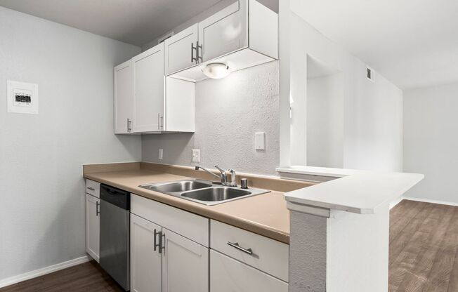 1 bed, 1 bath, 615 sqft, $900, Unit 110