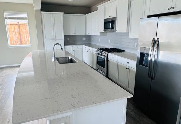 4 bedroom 2.5 bath