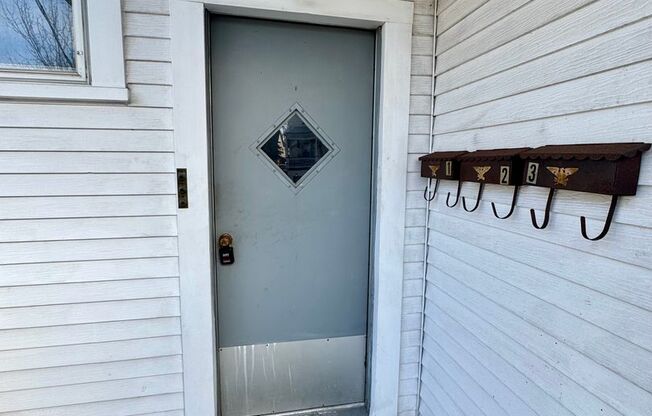 409 North Avenue Verona, PA, 15147 (Full Service)