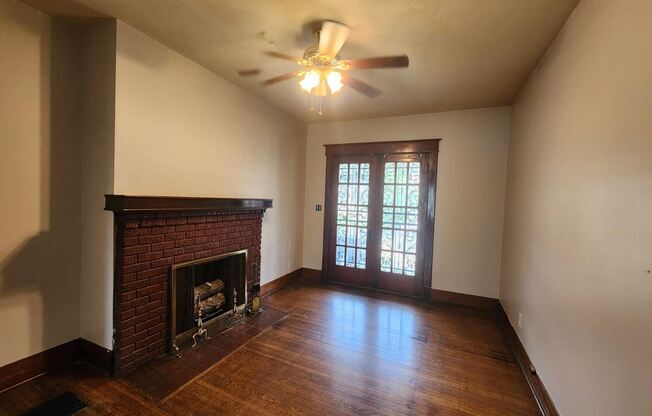 2312 W Oak St.