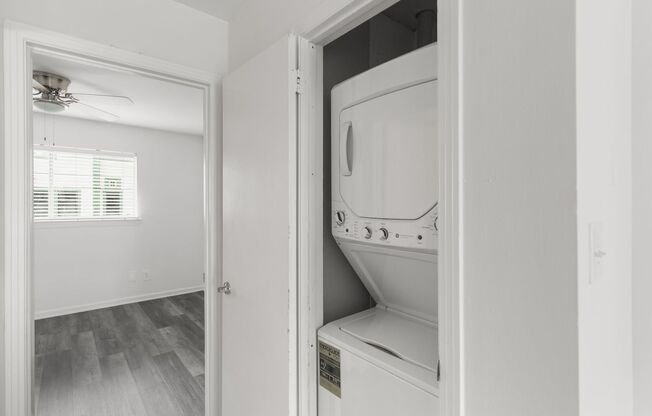 1 bed, 1 bath, 517 sqft, $925, Unit 14