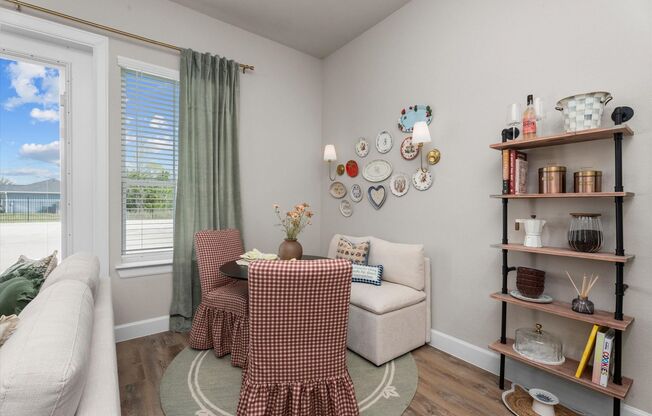 1 bed, 1 bath, 650 sqft, $1,300, Unit 428