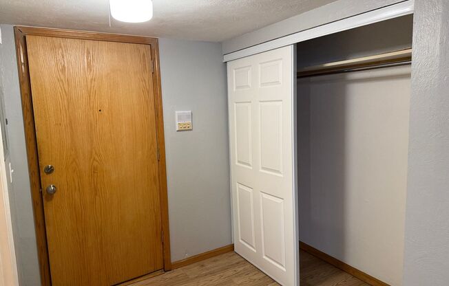 Studio, 1 bath, 350 sqft, $1,050, Unit Unit B5