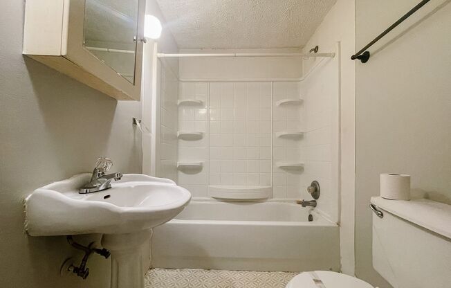 Washer/Dryer Hook-Ups