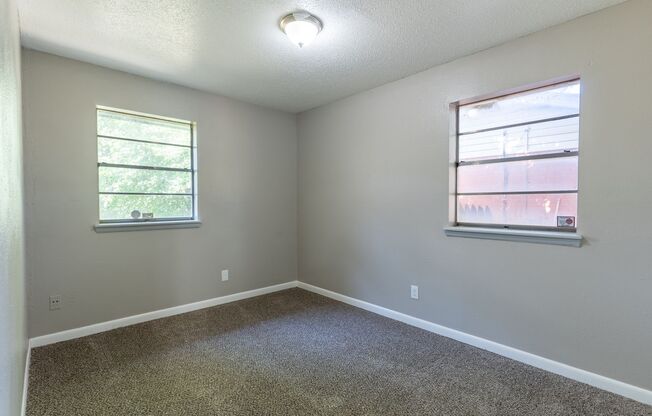 5 beds, 1 bath, $1,700