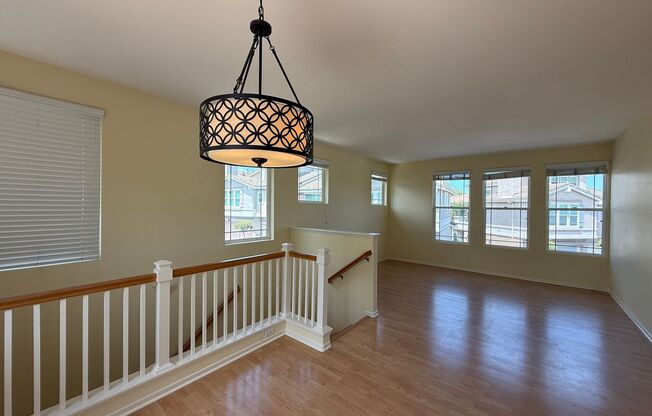 Comfortable 2BD/2BA Townhome in Carmel Mountain Ranch with Community Pool, Attached Garage & In-Unit Laundry