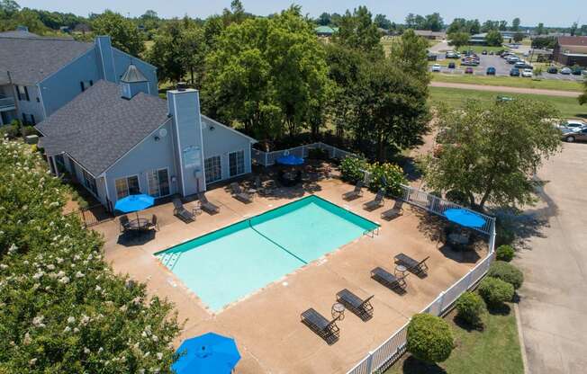 Cottonwood Apartments Greenville, MS Pool