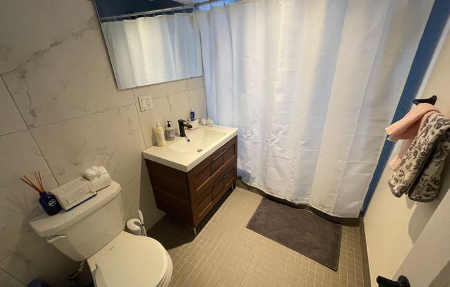 1 bed, 1 bath, 560 sqft, $2,100, Unit 44