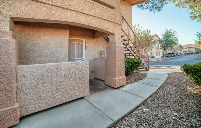 GORGEOUS FIRST FLOOR CONDO IN THE SUMMERLIN AREA