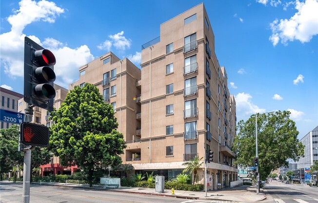 625 S Berendo St Apt 112