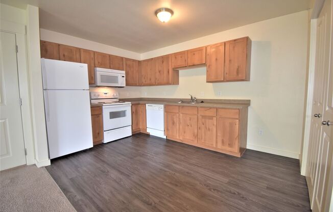 Top Floor 2Bed 1Bath apartment! Close to MSU, Downtown and More!
