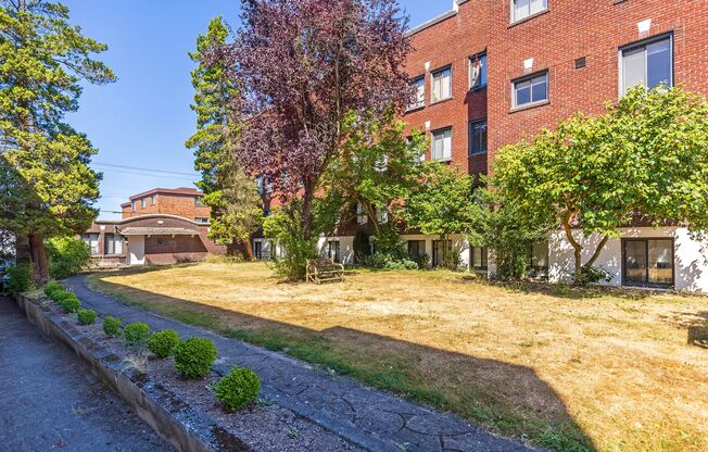 Studio, 1 bath, 282 sqft, $1,225, Unit Mayfair - 37