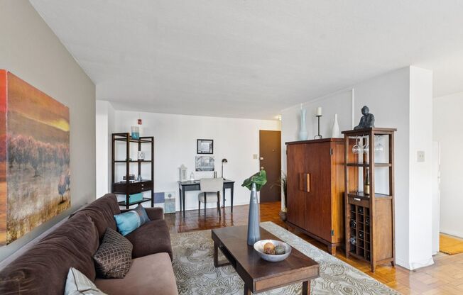 1 bed, 1 bath, 650 sqft, $1,175, Unit 816