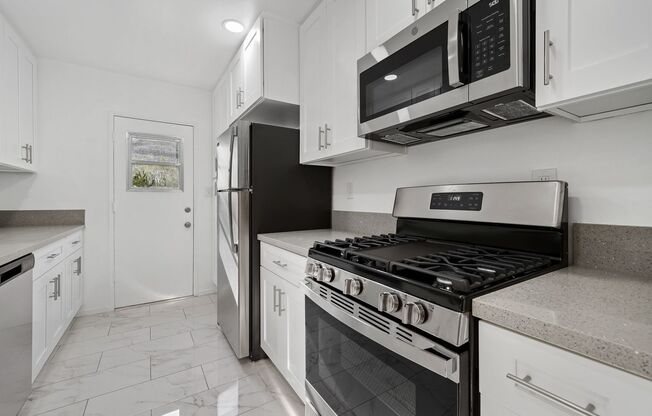 911 Havenhurst Drive (#840)