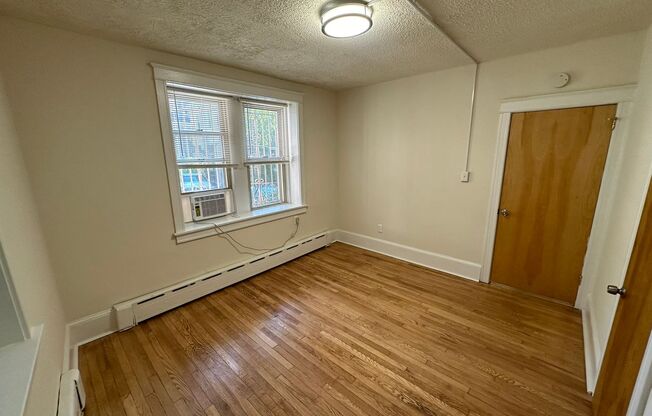 1 bed, 1 bath, 640 sqft, $1,140, Unit Apt 302