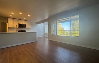 2 beds, 2 baths, 900 sqft, $2,895, Unit 302