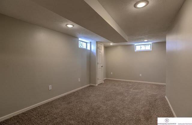 3 beds, 1 bath, $2,145