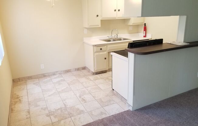 2 beds, 1 bath, 750 sqft, $2,500, Unit #B