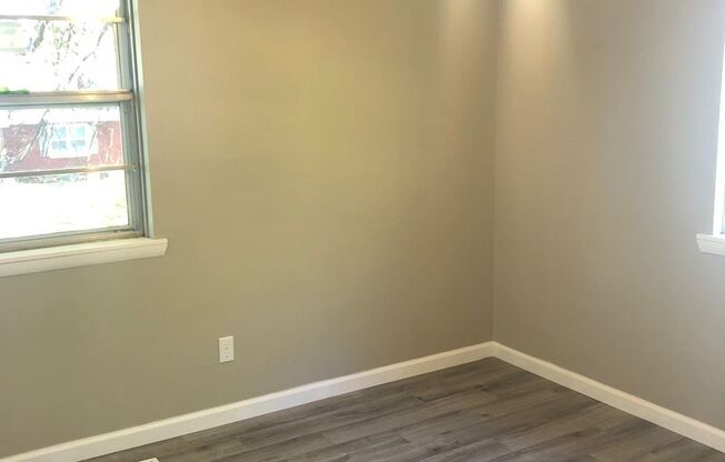 Newly remodeled 2 bedroom duplex in SW Springfield!