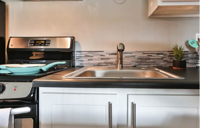 Studio, 1 bath, 406 sqft, $1,149, Unit 4