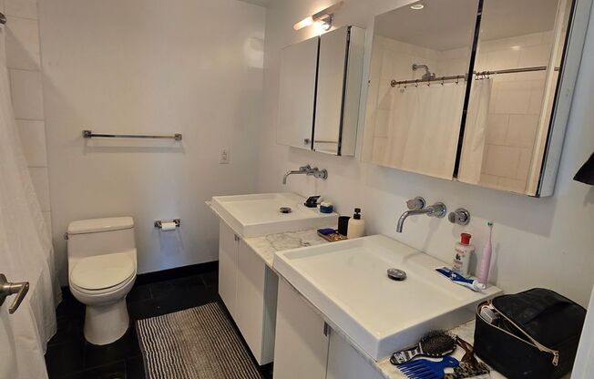 3 beds, 2.5 baths, 2,375 sqft, $4,995, Unit 1B
