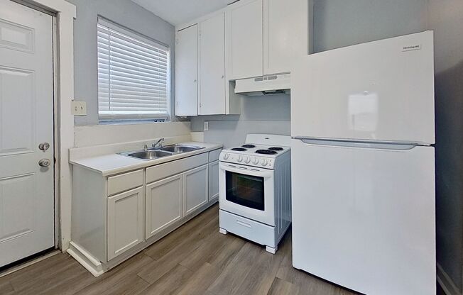 2 beds, 1 bath, 700 sqft, $850, Unit 831 Minnie Street