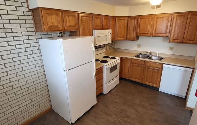 2 beds, 1 bath, 775 sqft, $975, Unit 1239-07