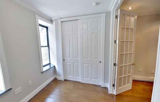 3 W 103 ST