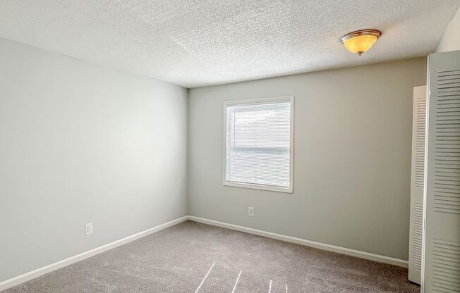 2 beds, 1.5 baths, 850 sqft, $1,195, Unit 16C