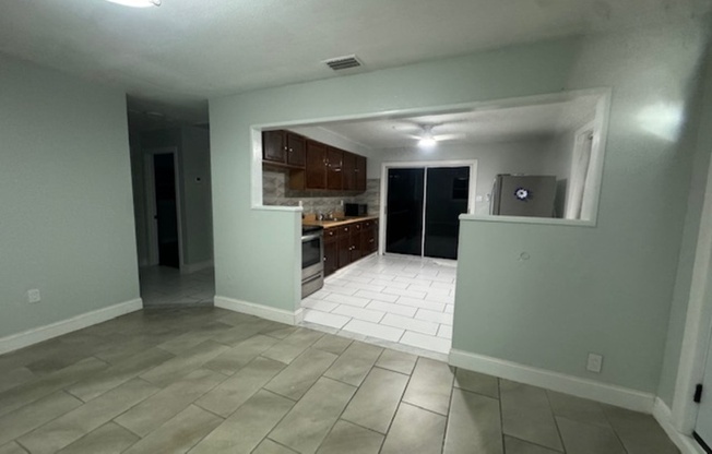 711 E 129 AVE