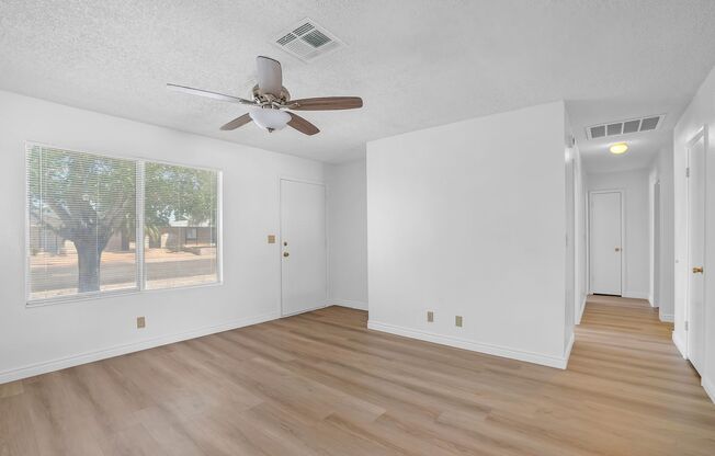 *NO HOA* CHARMING MOVE-IN READY ONE-STORY 3-BEDROOM HOME IN HENDERSON!