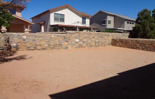 3 beds, 3 baths, $1,595