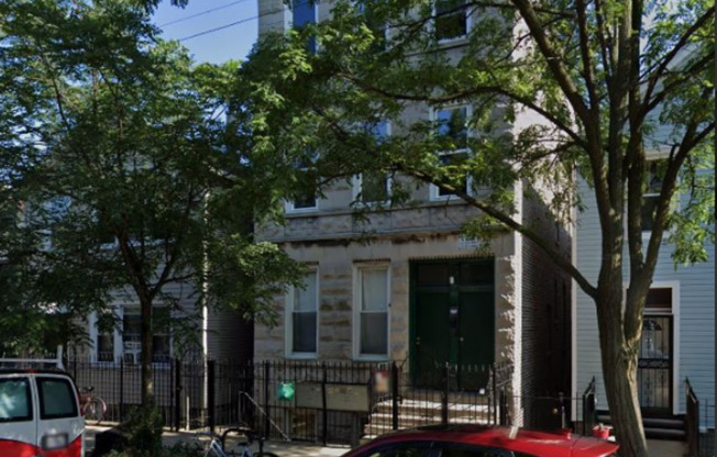 1733 W 19th Street