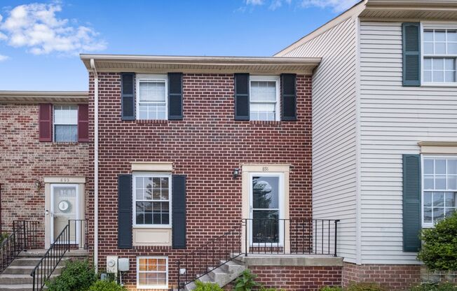 Lovely 3 BR/2 BA Townhome in Pasadena!