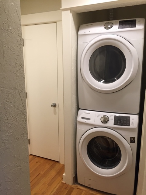 1 bed, 1 bath, 700 sqft, $1,595