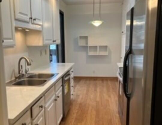 3 beds, 3 baths, 1,725 sqft, $4,000, Unit 306