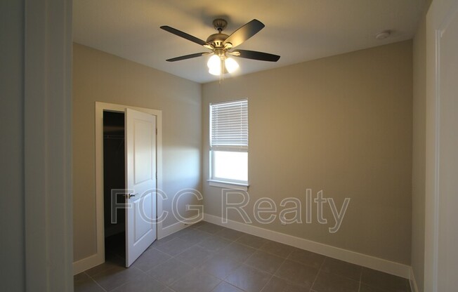 1215 AMAZON LN
