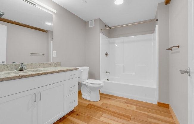 1 bed, 1 bath, 600 sqft, $2,725, Unit 124