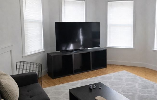 10 Parker Hill Ave Apt 3