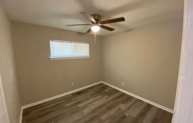 2 beds, 1 bath, $995