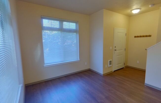 2 beds, 1.5 baths, $1,650, Unit 2