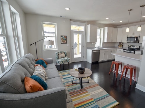 1 bed, 1 bath, 853 sqft, $1,395, Unit 10474 S. 131st Street Unit 202 A853 4P
