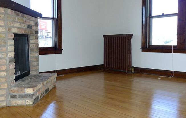 1 bed, 1 bath, 420 sqft, $950, Unit 19 - 305