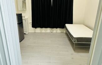 Studio, 1 bath, $825, Unit 16