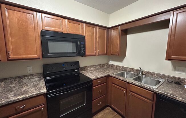 1 bed, 1 bath, 784 sqft, $1,175, Unit 7600209