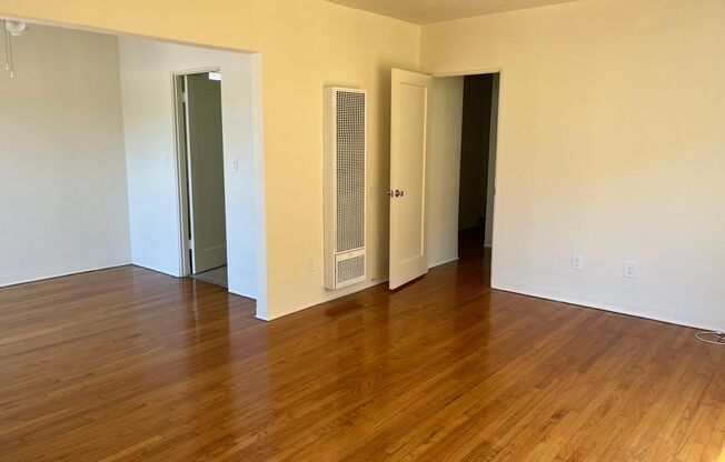 2 beds, 1 bath, 1,067 sqft, $2,550, Unit 3927