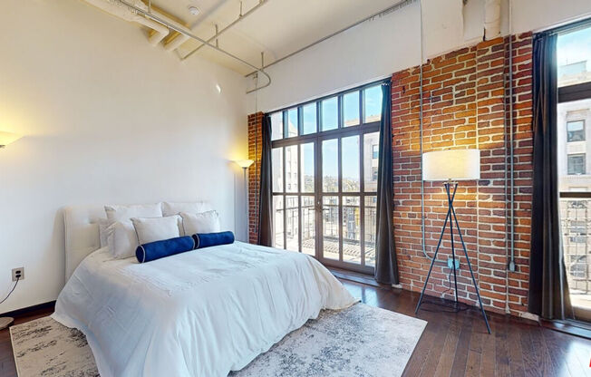 1 bed, 1 bath, 1,000 sqft, $5,000, Unit 905