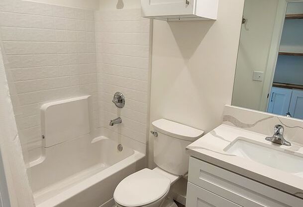 2 beds, 2 baths, 710 sqft, $2,650, Unit 20